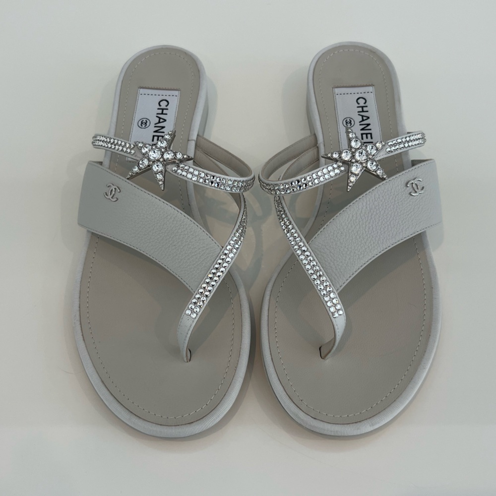 CHANEL DOVE GRAY CRYSTAL STAR SANDALS SIZE EU 38 / US 8 NWOTS! - Picture 5 of 15